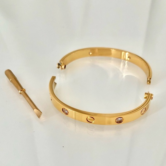 Gold Screw Classic Model Bracelet 4 Zirconia - Picture 5 of 9